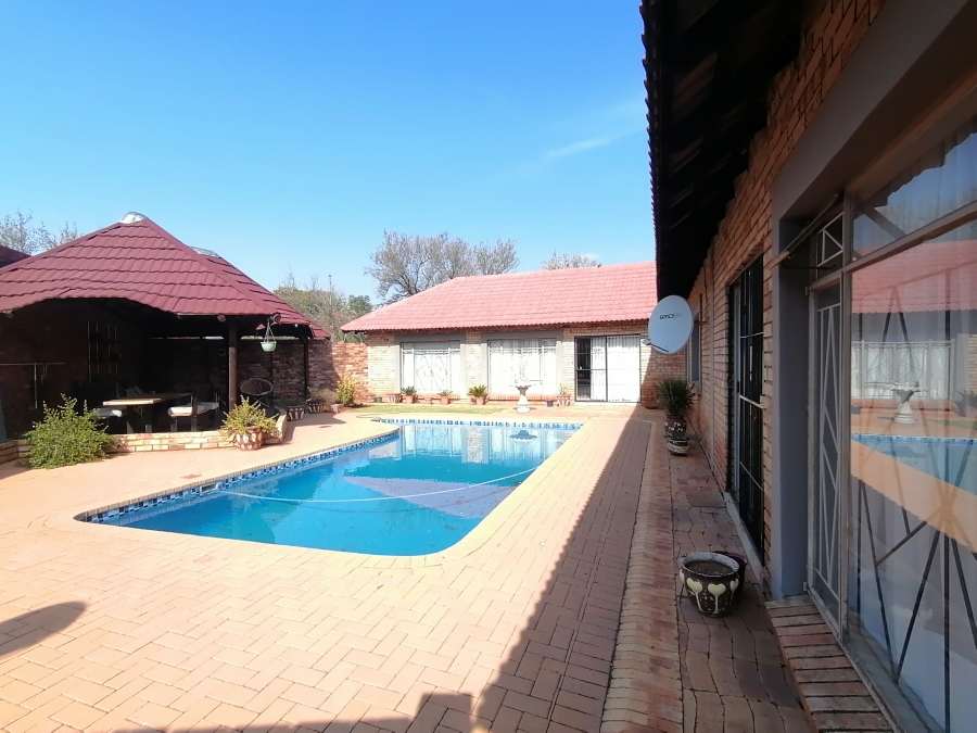 4 Bedroom Property for Sale in Stilfontein Ext 4 North West